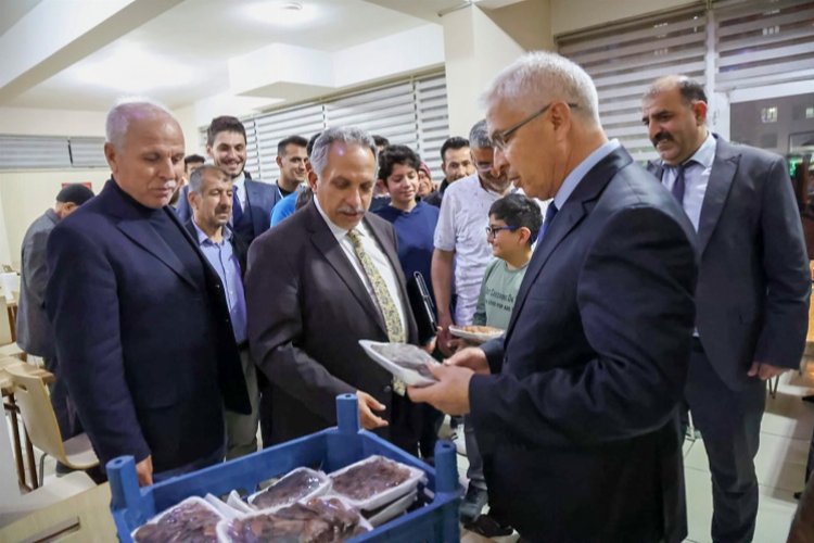 Talas protokolü depremzedeleri yalnız bırakmıyor,