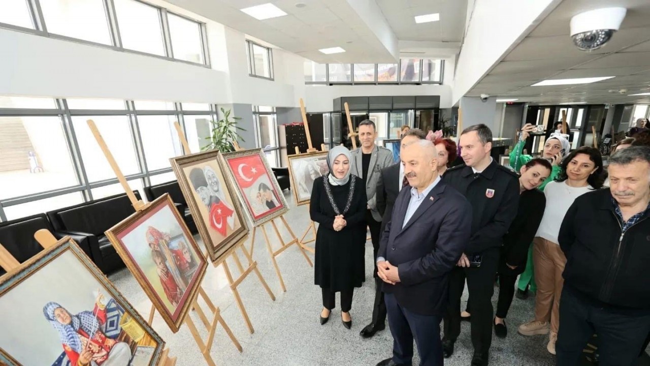 Anneliği resimlerde anlattılar