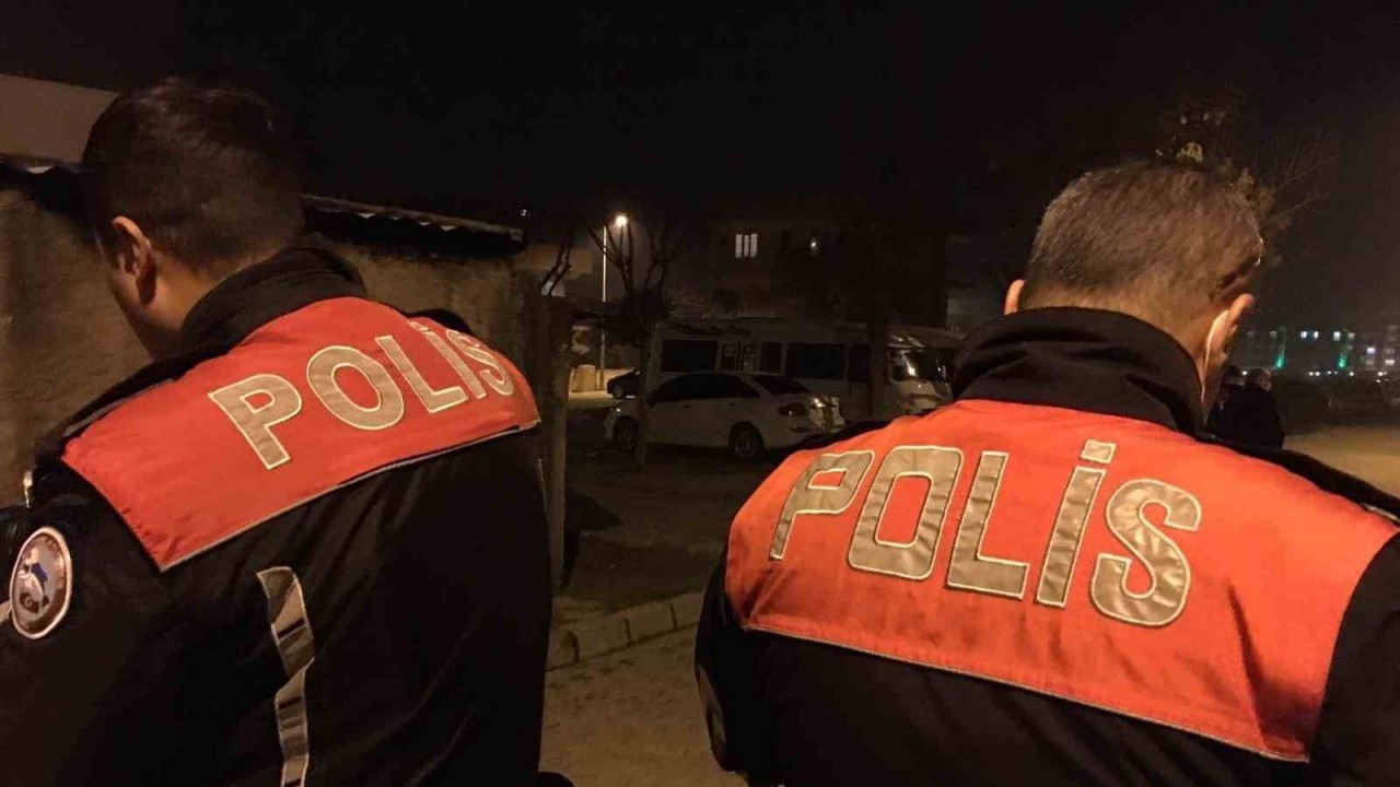 Aydın’da aranan şahıs kıskıvrak yakalandı