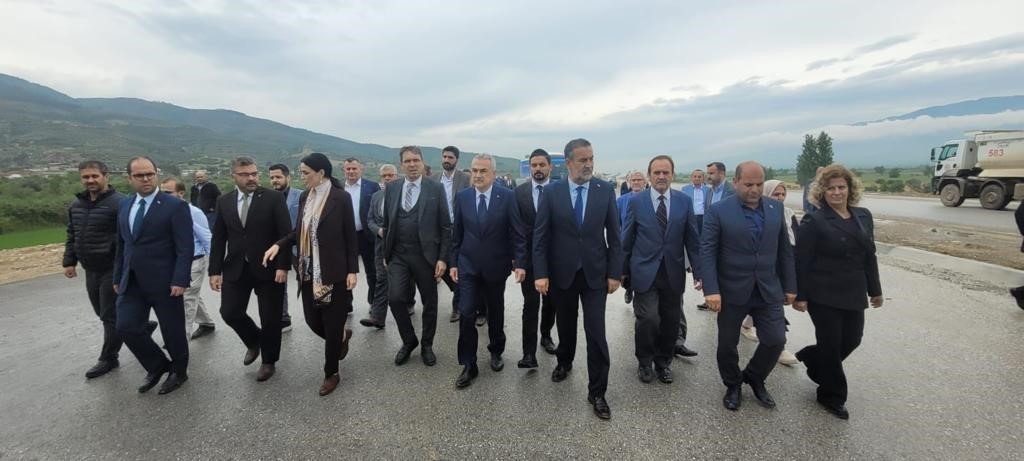 Aydınlı muhtarlar otoyol çalışmasını inceledi