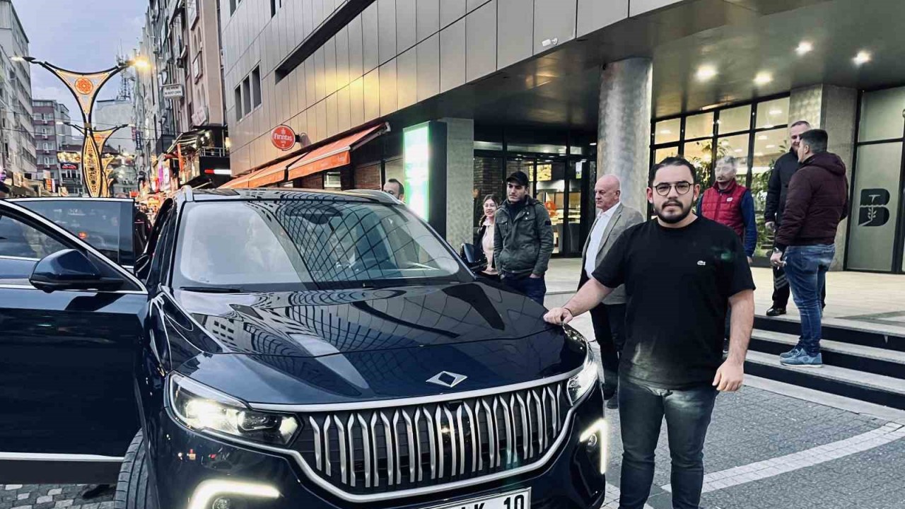 Balıkesir’de TOGG’a vatandaşlardan yoğun ilgi