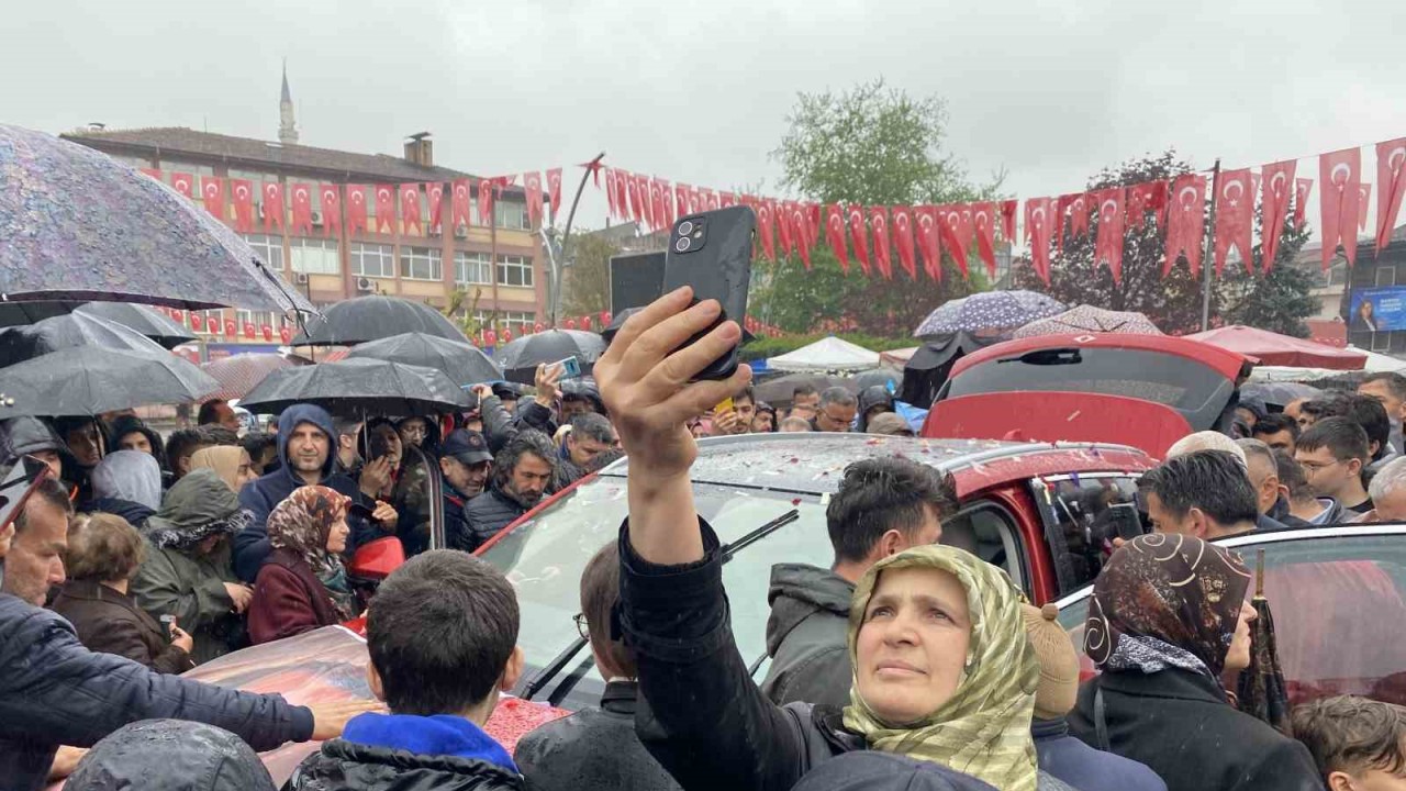 Bartın’da sağanak yağmura rağmen TOGG heyecanı yaşandı