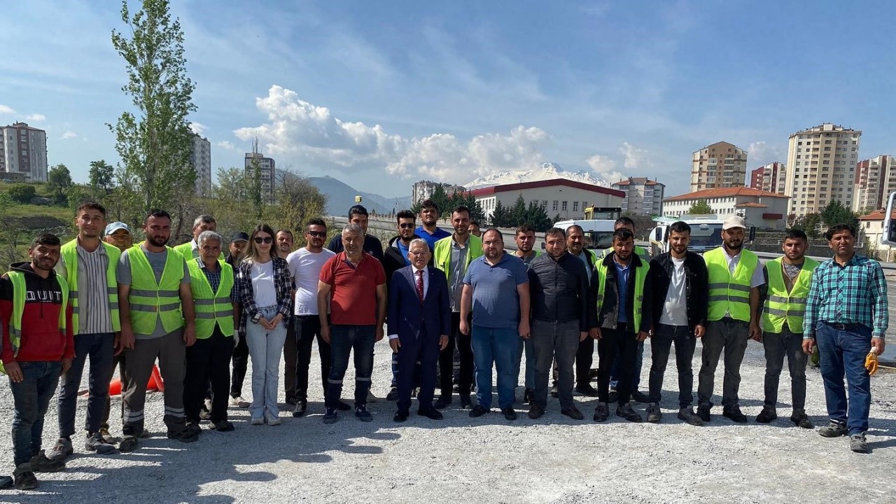 Başkan Büyükkılıç, 20 milyon TL’lik yol yapım çalışmalarını yerinde inceledi