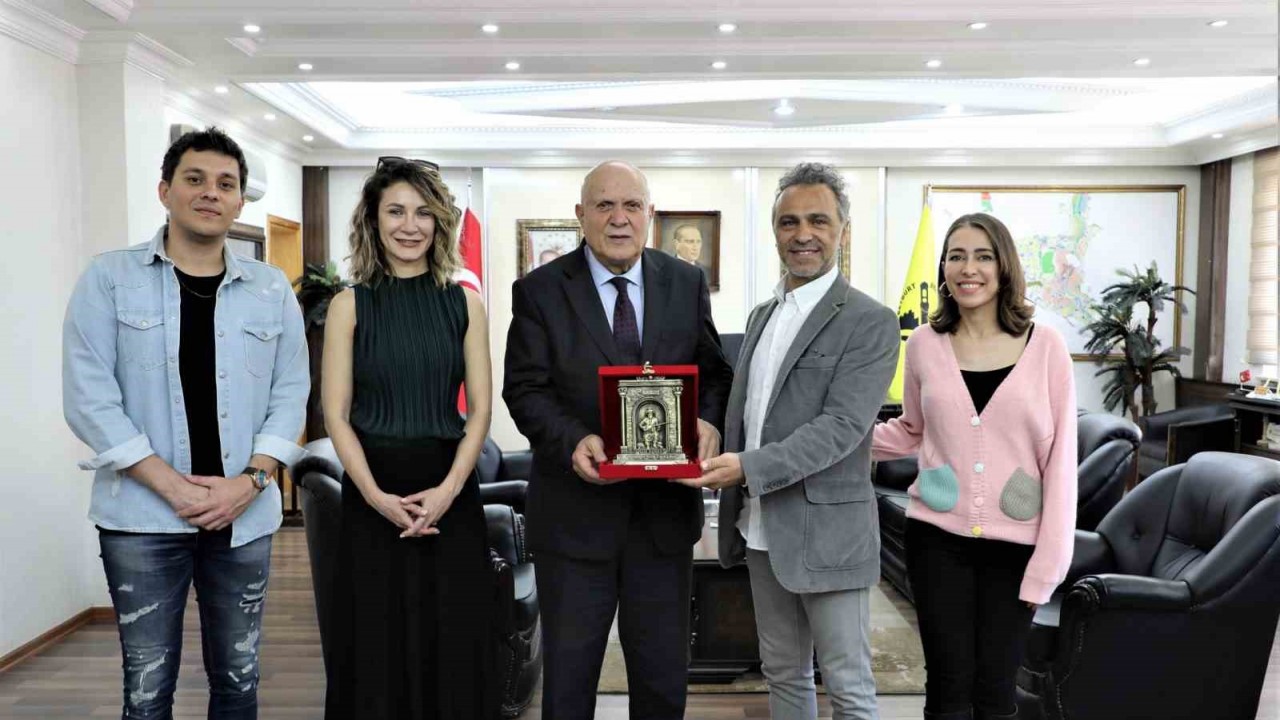 ‘Borç’ film ekibinden Başkan Pekmezci’ye ziyaret