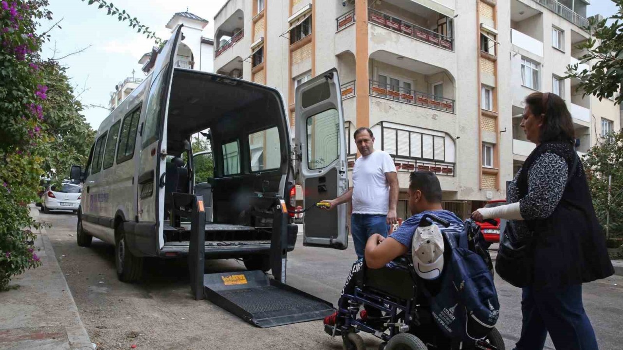 Buca’da engelli vatandaşlara seçim günü ulaşım desteği