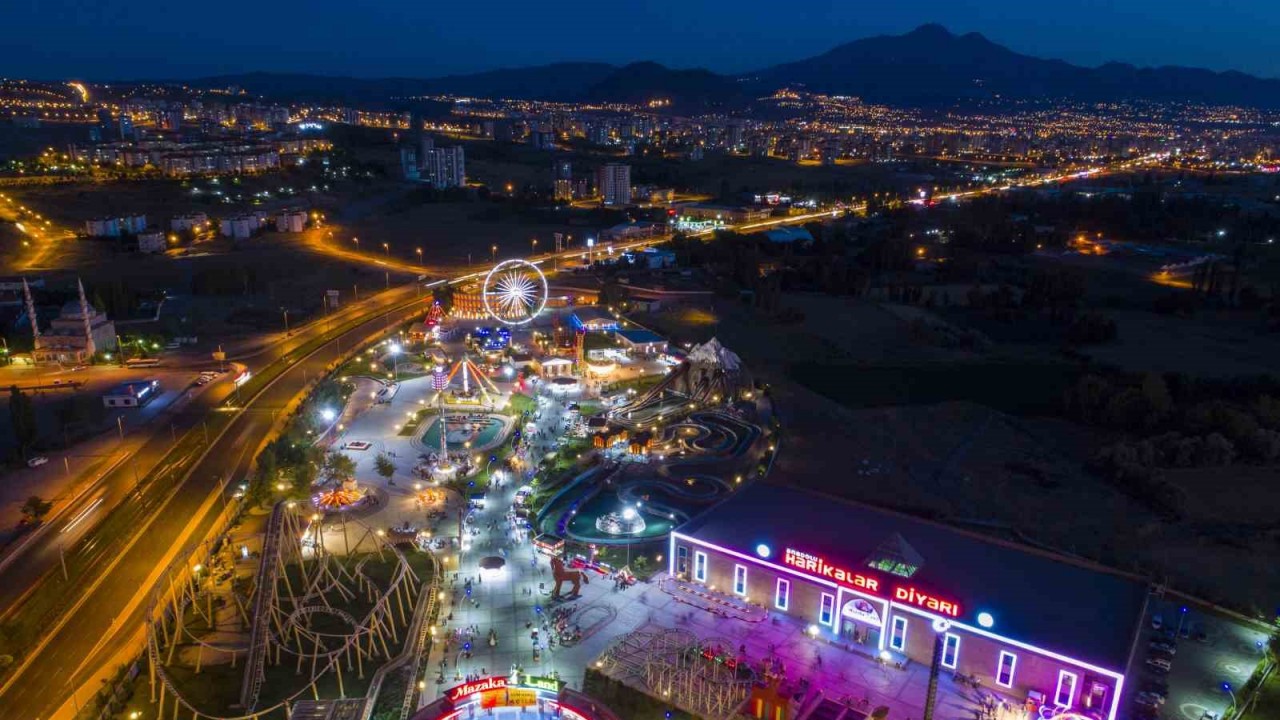 Büyükşehir Anadolu Harikalar Diyarı Spor Tesisleri hizmete başladı