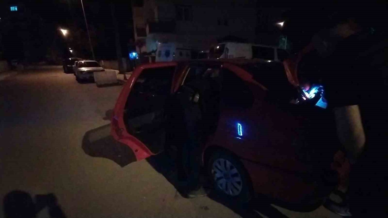 Çorum’da seyir halindeki otomobil kurşunlandı