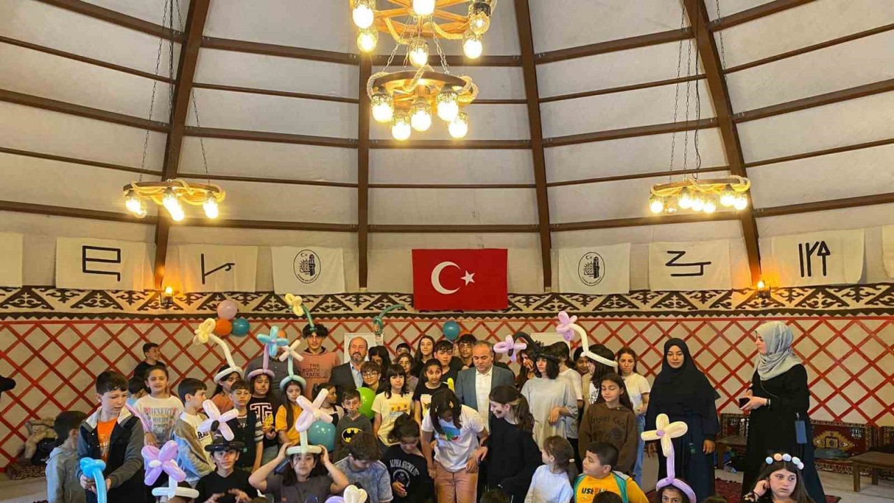 Depremzede çocuklar gönüllerince eğlendi