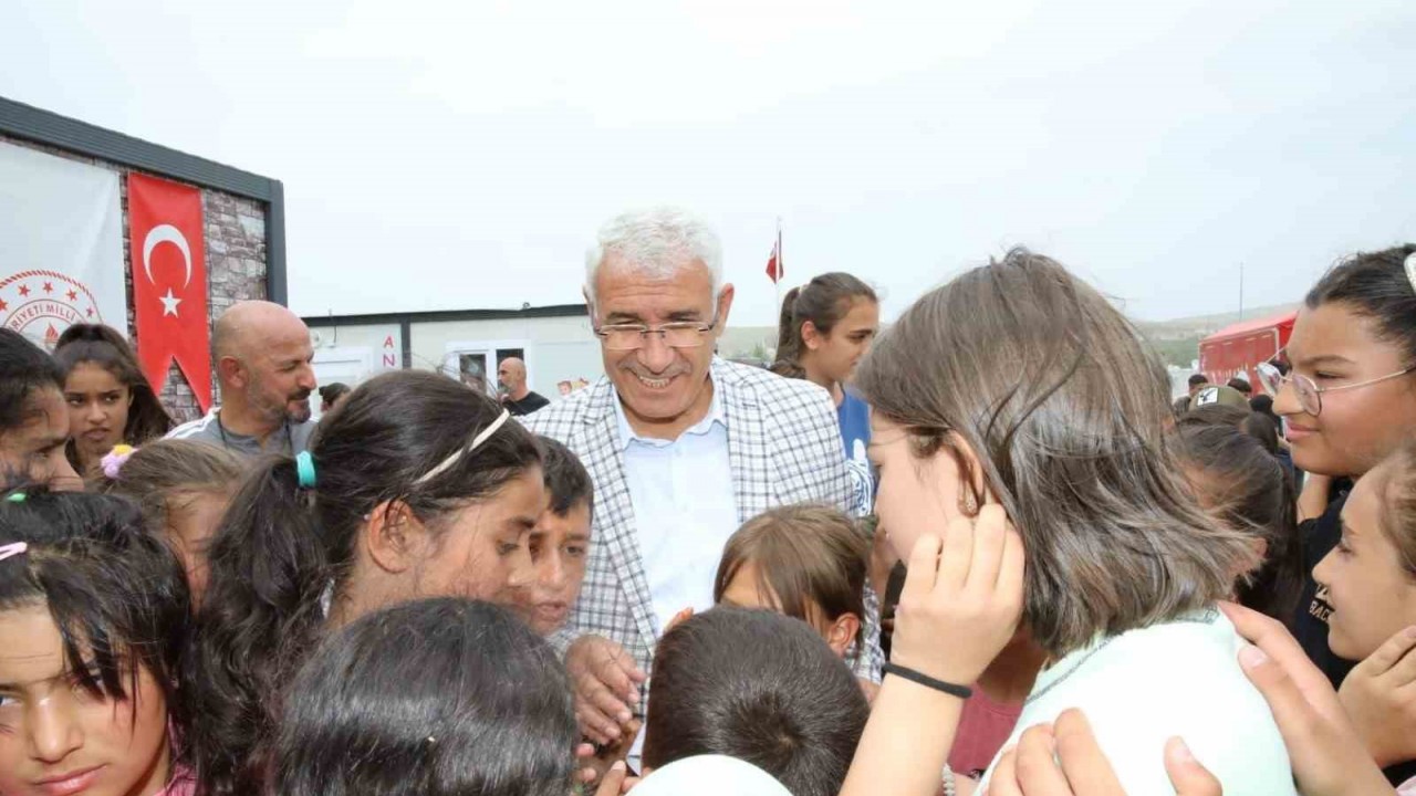 Depremzede öğrenciler dereceye girmek için yarıştı