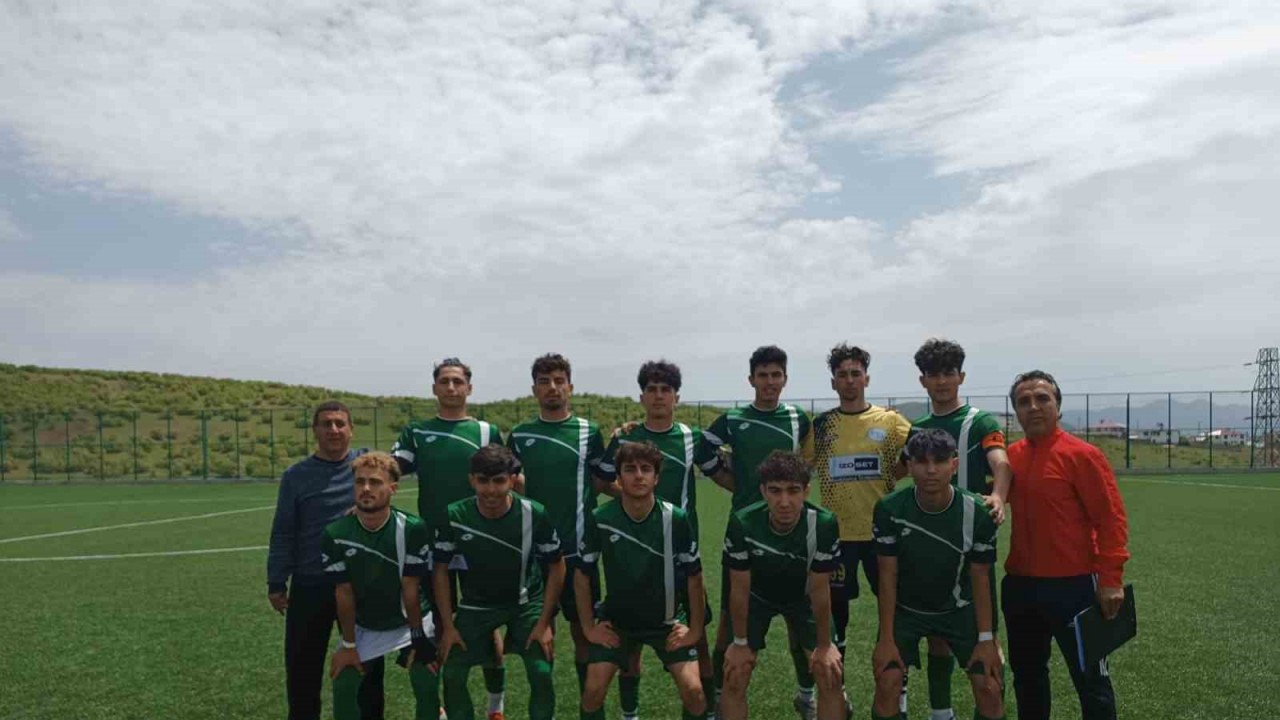 DSİspor U-18 takımı bölge şampiyonu oldu