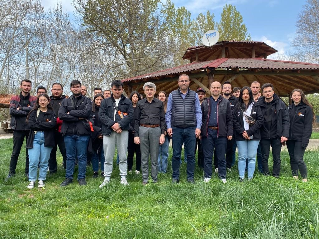 Dumlupınar Üniversitesi’nin şampiyon takımı Gediz’de ağırlandı