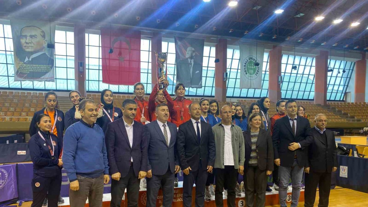 Elazığ Belediyesi kadınlar masa tenisi takımı Süper Lig’de