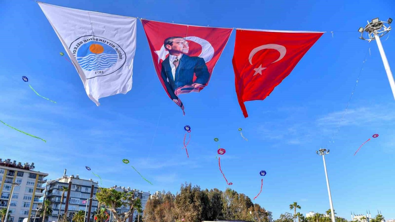 Engelleri Uçuruyoruz Şenliği ile gökyüzü rengarenk oldu