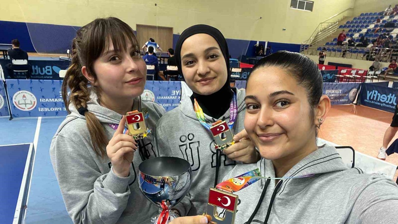 ERÜ Masa Tenisi takımı Türkiye şampiyonu oldu