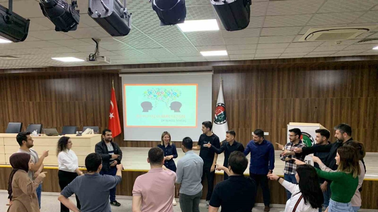 Etkili iletişim ve beden dili semineri