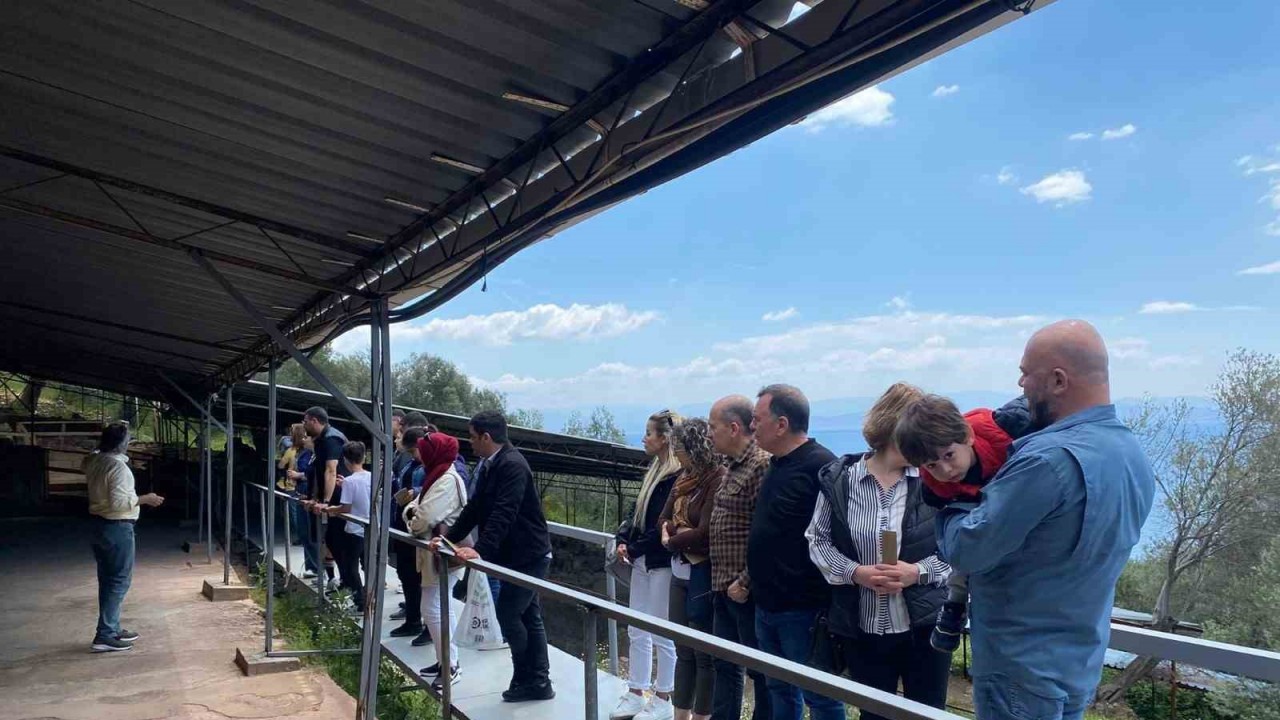 ETO Meclis Üyeleri Antandros Derneği’ni ve Antandros kazı alanını ziyaret etti