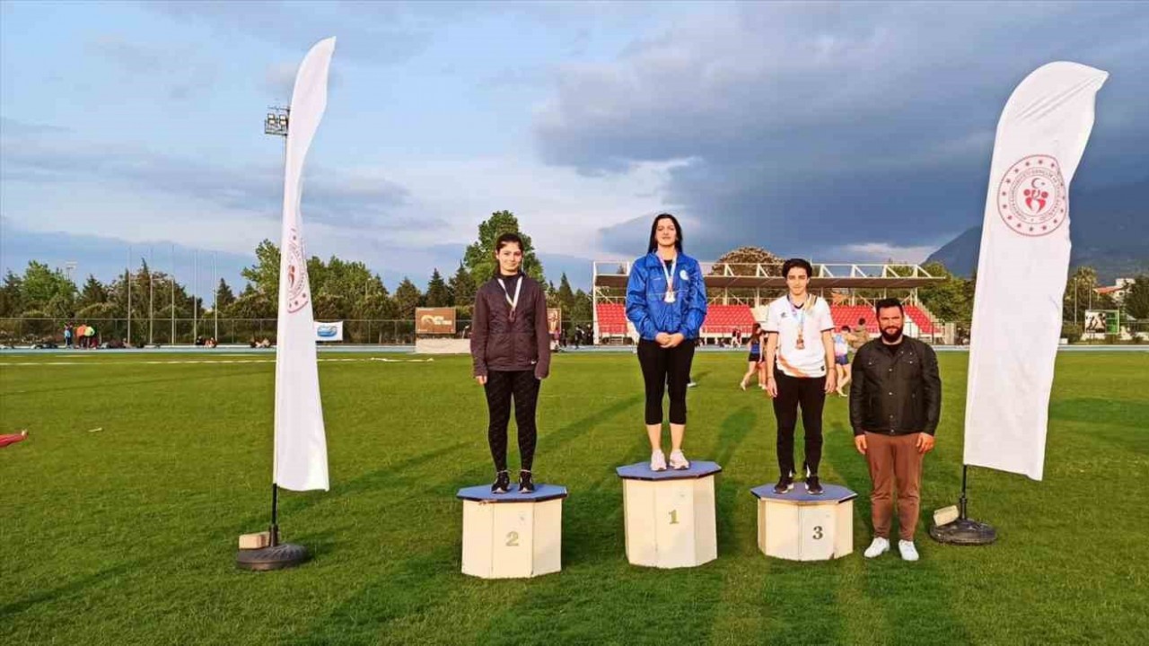 Hitit Üniversitesi öğrencileri madalyalarla döndü