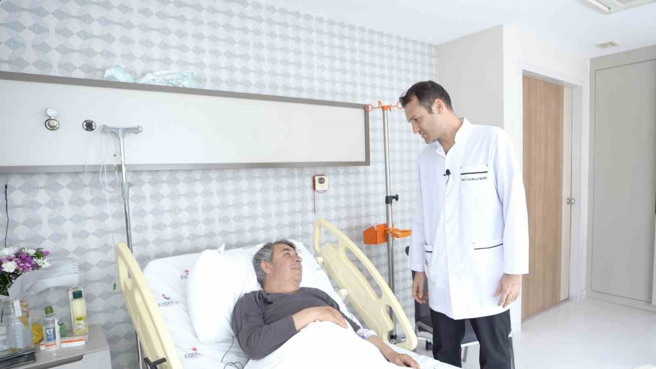 İdrarında kanama ve ağrı olan hastanın idrar kanalında 3 cm’lik tümör çıktı