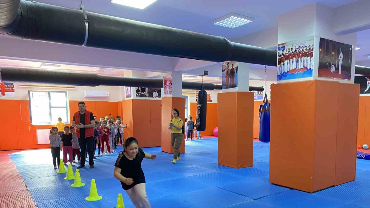 İlkokul öğrencileri gençlik merkezini çok sevdi