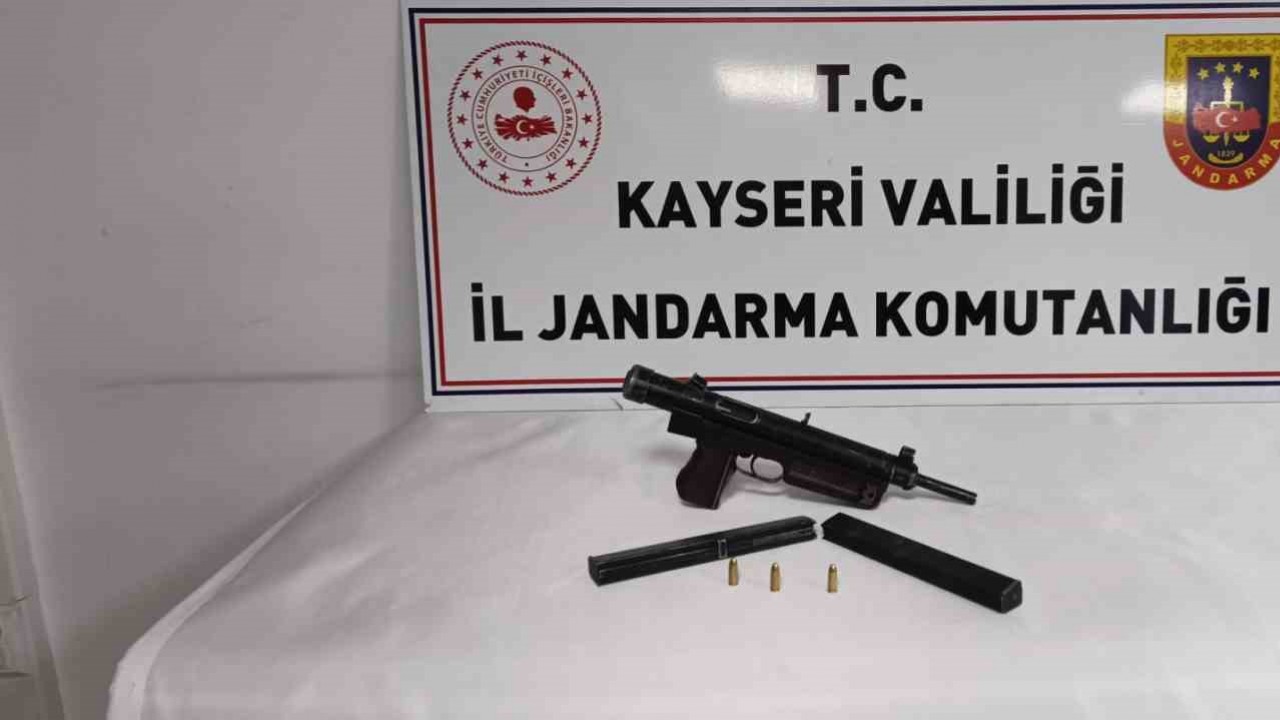 Jandarma operasyonunda otomatik tabanca ele geçirildi: 1 gözaltı