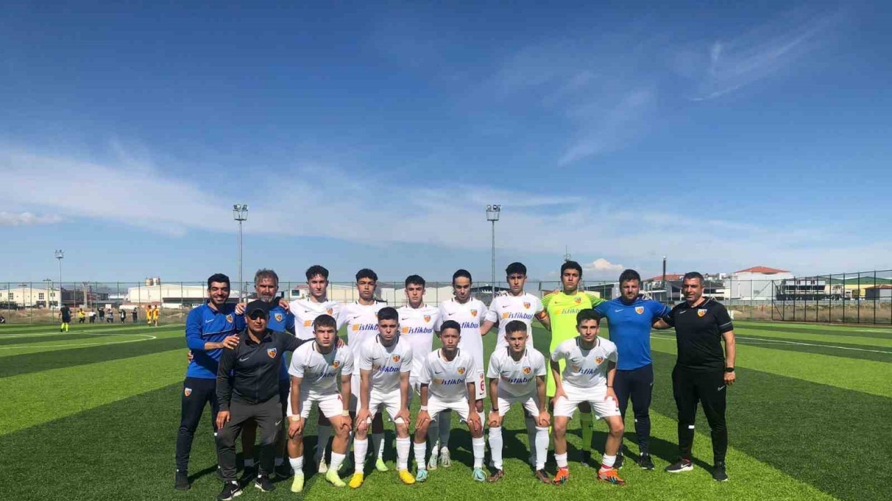 Kayserispor U16 takımı yarı finale yükseldi
