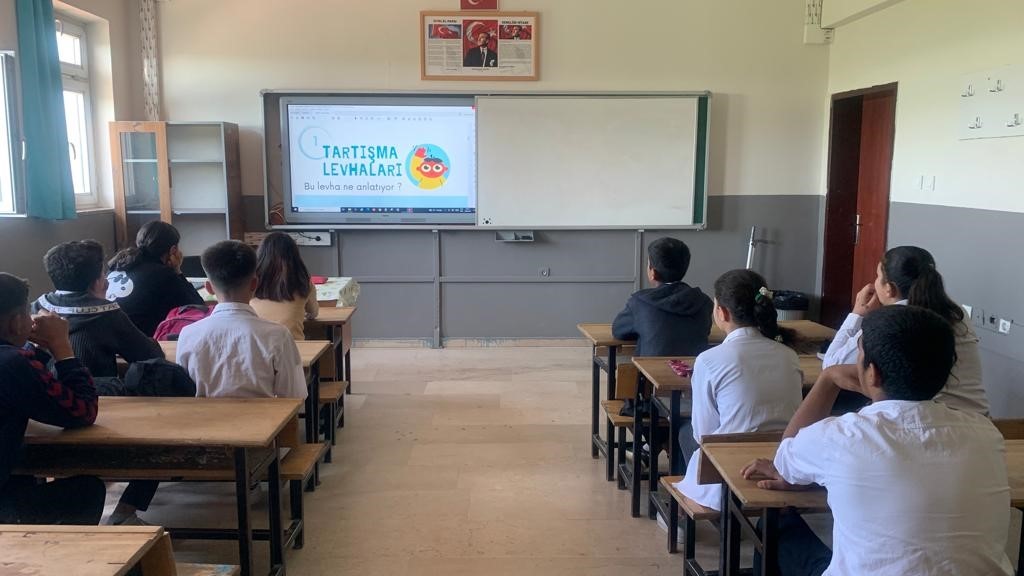 Kulp’ta ’Yolların Dili Projesi’ çerçevesinde ders verildi