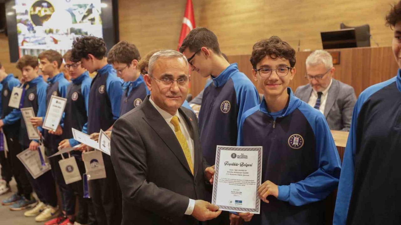 Kütahya’da başarılı sporcular ödüllendirildi