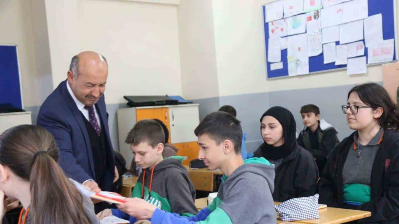 Kütahya’da ikinci dönem yardımcı kaynak kitaplar dağıtılmaya devam ediliyor