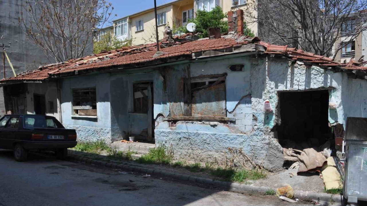 Metruk binaya dadanan tinerciler vatandaşı illallah ettirdi