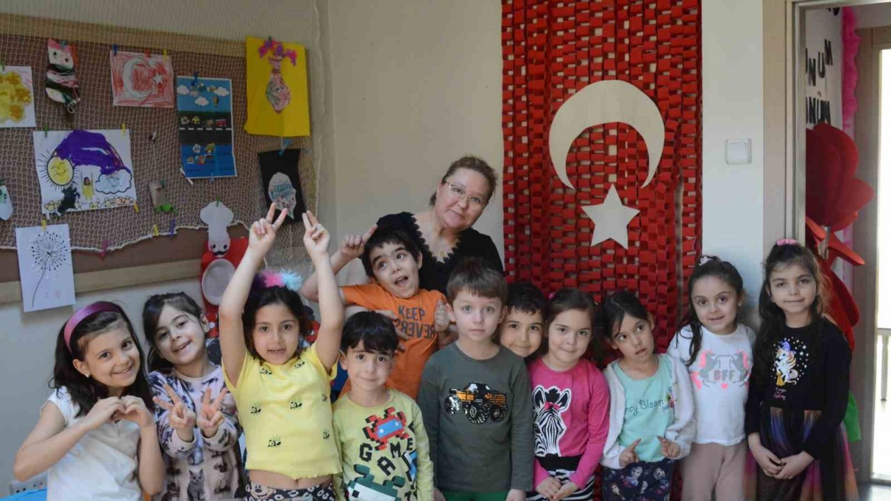 Minik öğrenciler kendilerini ifade etmeyi öğreniyor
