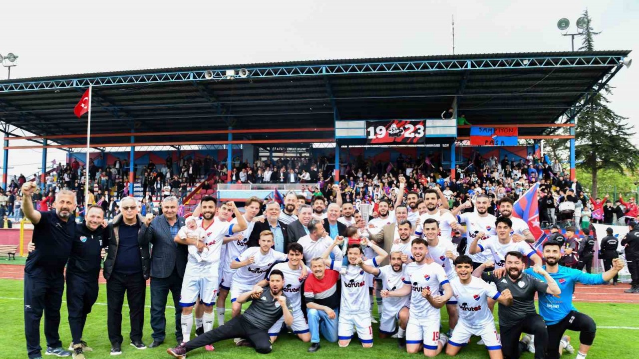 Mustafakemalpaşaspor Belediye şampiyon oldu