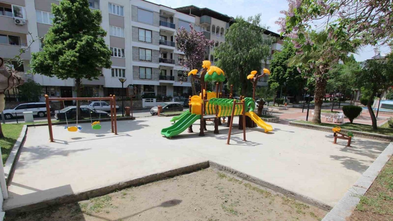 Nazilli Yunus Emre Parkı’nda oyun grupları yenilendi