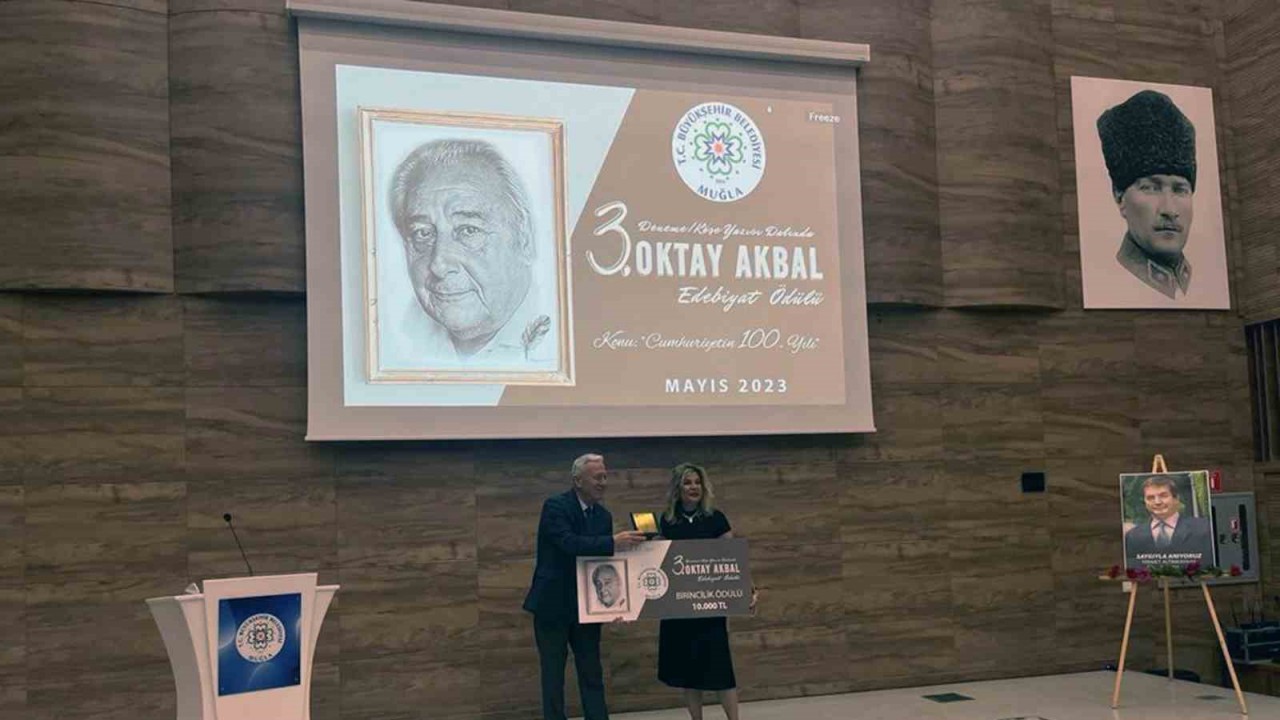 Oktay Akbal Edebiyat ödülleri verildi