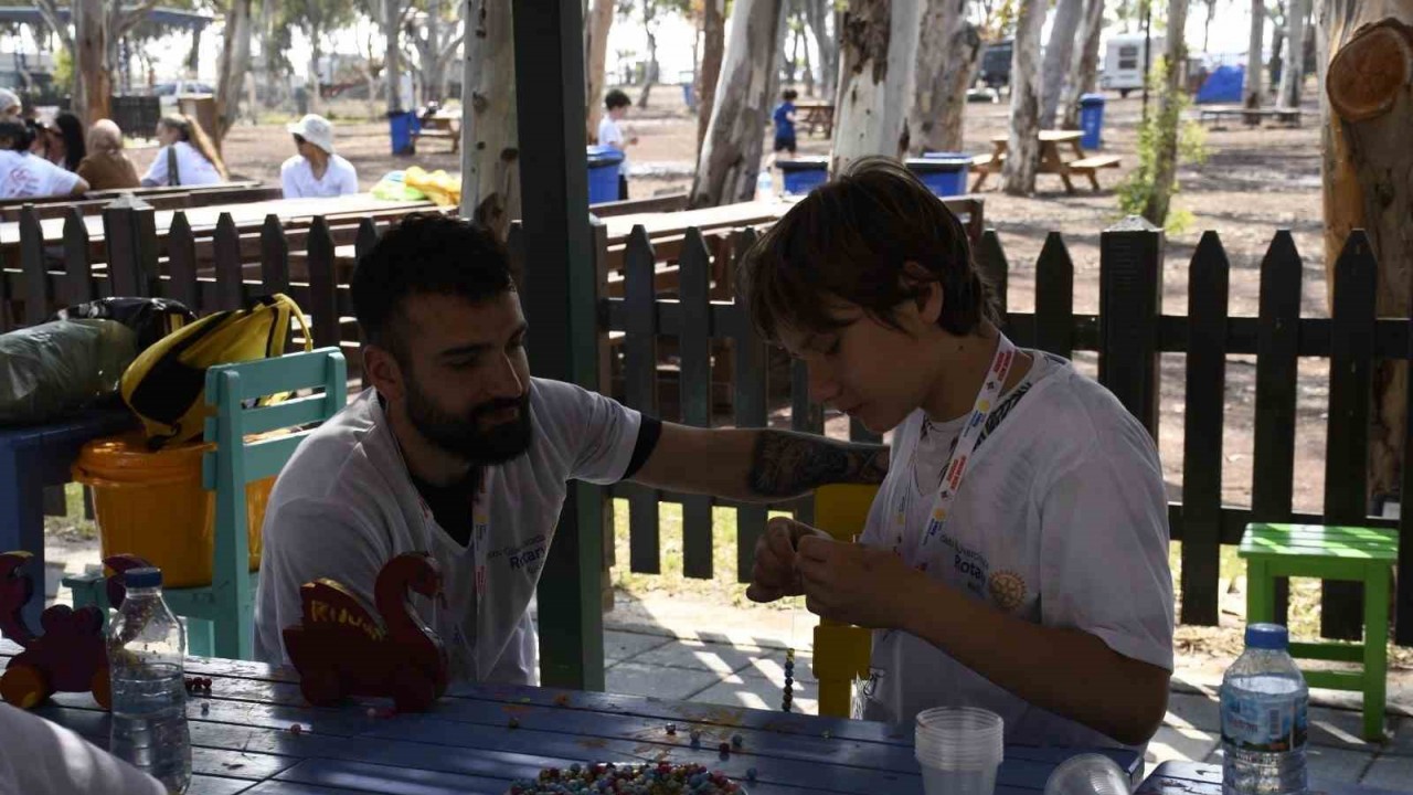 Otizmli bireyler etkinlikte stres attı