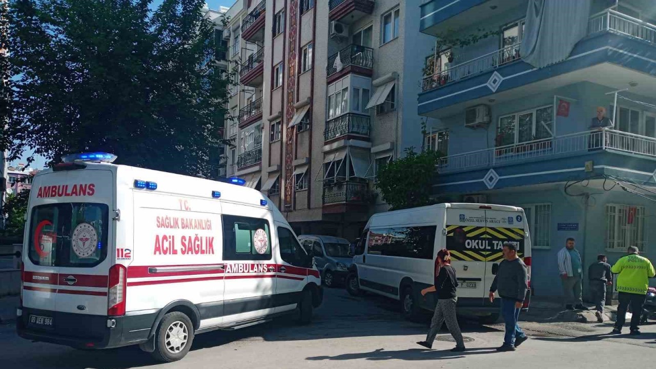 Servis aracı ile motosiklet çarpıştı: 1 yaralı