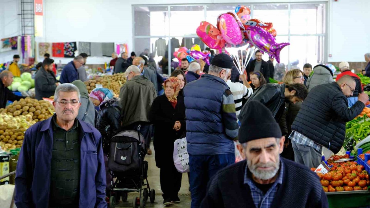 Tüketici fiyat endeksi yıllık yüzde 43,68, aylık yüzde 2,39 oldu