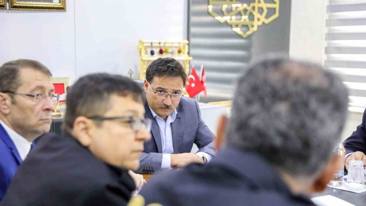 Vali Çiçek’ten uyuşturucu mesajı: “Gençlerimizi zehirleme hayalleri kuran tacirlere bu şehirde uyuşturucu sattırmayacağız”