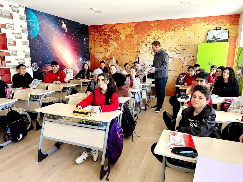 Yeni yardımcı kaynaklar öğrencilere ulaştırıldı