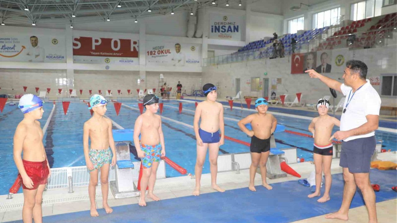 Yüreğir Belediyesi yüzme kursları ilgi görüyor