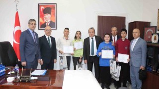 Bütün soruları bilerek il şampiyonu oldular