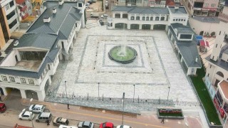 Çarşı ve Kent Meydanında yapımı tamamlanan dükkanlar satışa çıkarılıyor