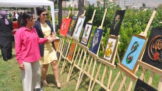 Cizreli kadınlar el emeklerini sergiledi