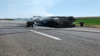Diyarbakırda faciadan dönüldü: Yakıt yüklü tanker alev aldı