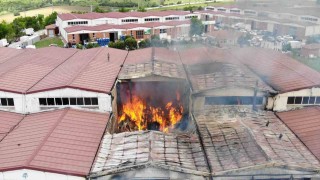 Edirnede mobilya deposundaki yangın havadan görüntülendi