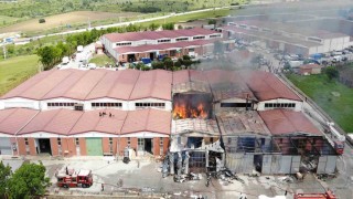 Edirnede mobilya deposundaki yangın söndürüldü