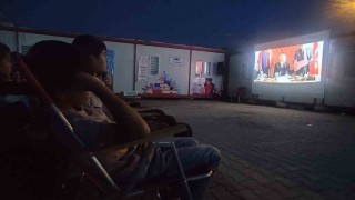 Kayapınar Belediyesinden depremzede çocuklara sinema keyfi