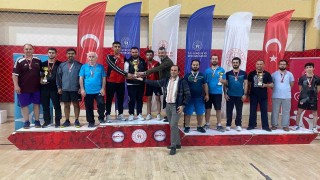 Kurumlar arası masa tenisi turnuvası yapıldı