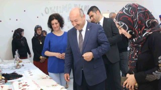 Kütahyada iğne oyası kursunun yılsonu sergisi açıldı
