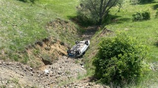 Otomobil dere yatağına uçtu: 1 yaralı