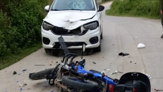 Otomobil ile motosiklet çarpıştı: 2 yaralı